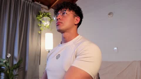 Blake Levi  Independent Model online show from January 26, 2:03 am