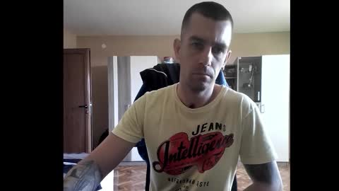 Runaway online show from November 1, 2:10 pm