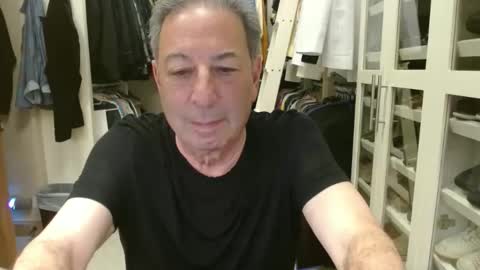 Snapshot of blueisles chatting on February 11, 2:46 am blueisles online show from February 11, 2:46 am