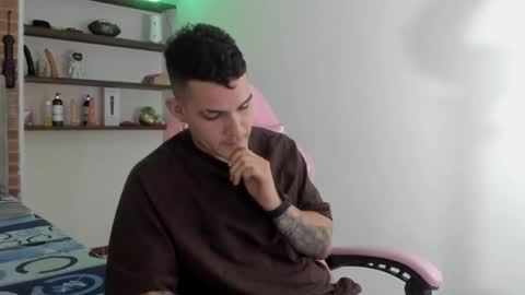 booyhott_ online show from December 22, 8:17 pm