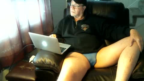 Snapshot of bottomjacki chatting on February 11, 12:37 pm Jackie online show from February 11, 12:37 pm