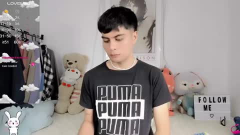 Aaron online show from February 21, 5:53 pm