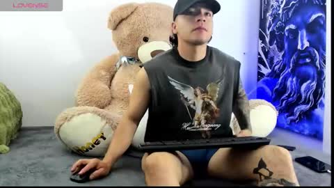 boyc02_ online show from January 14, 2:16 am