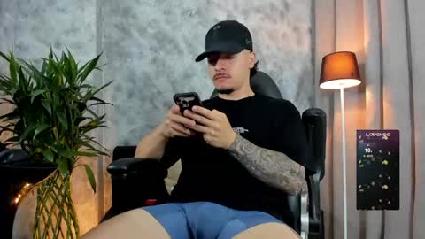 boyc02_ online show from December 18, 10:22 am