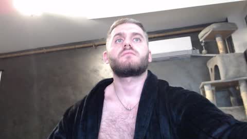 Snapshot of brad_pittfall chatting on October 3, 7:19 pm ask me online show from October 3, 7:19 pm