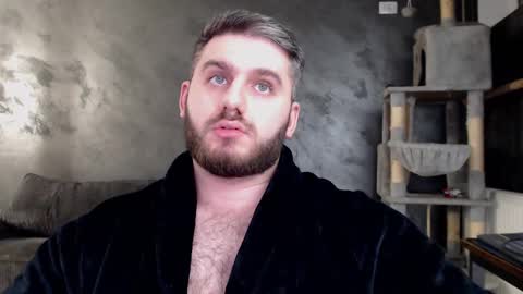 Snapshot of brad_pittfall chatting on February 21, 8:49 pm ask me online show from February 21, 8:49 pm