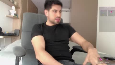 Snapshot of bradley_muscle chatting on September 17, 7:04 pm Bradley online show from September 17, 7:04 pm