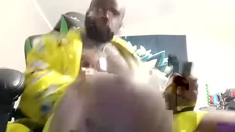 Snapshot of breeze316 chatting on October 5, 3:32 am breeze316 online show from October 5, 3:32 am