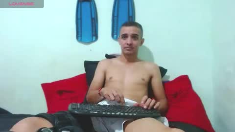 Snapshot of breinerxxlhot chatting on February 5, 10:44 pm Breiner online show from February 5, 10:44 pm