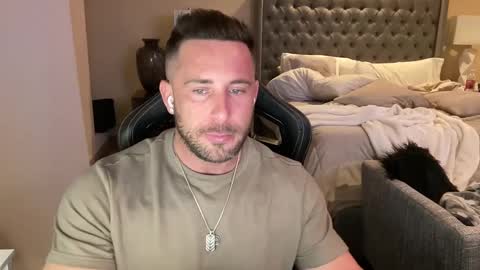 Brett Mycles online show from February 12, 6:29 am