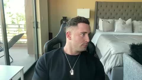 Brett Mycles online show from October 1, 10:03 pm