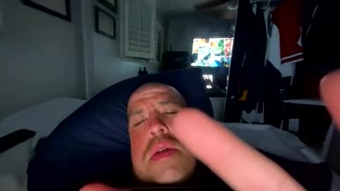 brian3890620 online show from October 27, 7:10 am