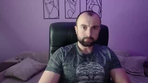 brindlefly69 online show from February 11, 11:48 am