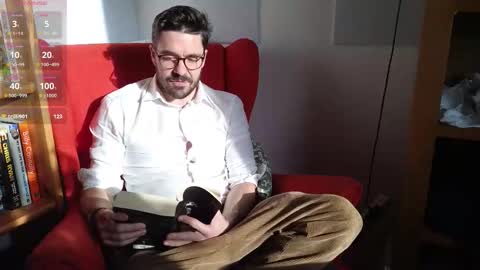 Snapshot of britishpoet69 chatting on October 29, 1:25 pm British Poet online show from October 29, 1:25 pm