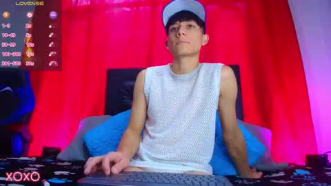 BRYAM INDEPENDENT MODEL online show from November 11, 8:25 pm