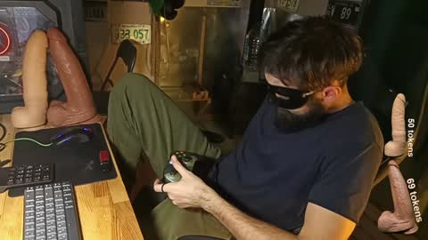 Snapshot of btarkhun chatting on January 16, 1:48 am Anal Orgasm online show from January 16, 1:48 am