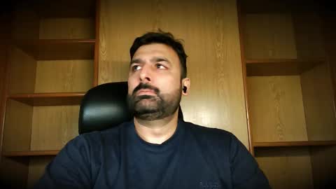 Hairy Arabian online show from November 17, 4:37 am