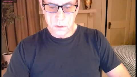 Miles online show from October 21, 9:12 am