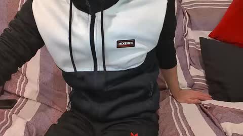 cachondo__23 online show from February 3, 7:19 pm