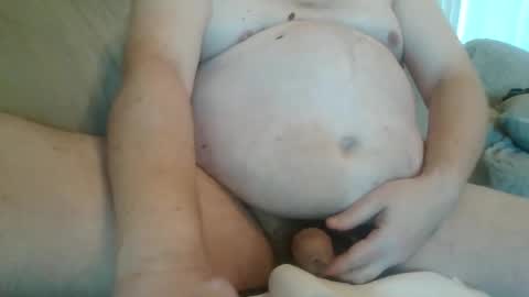 Snapshot of caerphillyphil chatting on January 2, 11:31 am caerphillyphil online show from January 2, 11:31 am