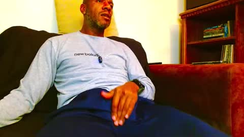 My name is Robert  Dont be shysay hi I love to chat. For requests or dirty talk please use tips  online show from February 3, 3:15 am