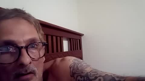 calredding75 online show from February 24, 7:42 am