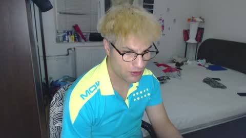 Calvinjohnlad online show from March 12, 1:03 am