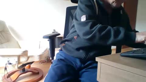 Snapshot of camcologne chatting on February 4, 10:21 am camcologne online show from February 4, 10:21 am