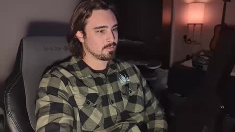 Snapshot of cameron_camming chatting on November 2, 12:04 am Cameron online show from November 2, 12:04 am