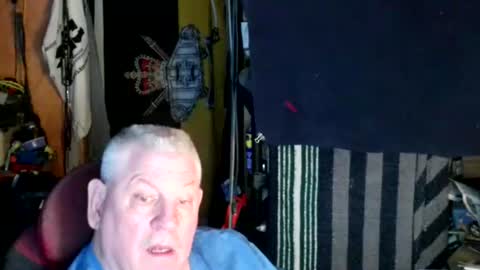 canoelicker69 online show from December 3, 8:15 pm