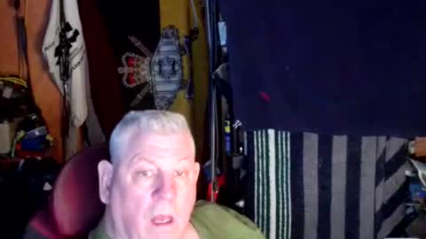 canoelicker69 online show from November 28, 8:11 pm