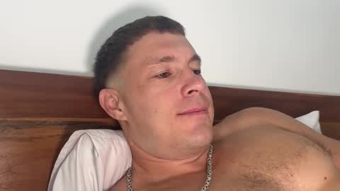 Snapshot of capt_oliver chatting on October 18, 4:17 am follow my twitter  online show from October 18, 4:17 am