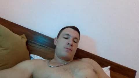 Snapshot of capt_oliver chatting on October 5, 5:44 am follow my twitter  online show from October 5, 5:44 am