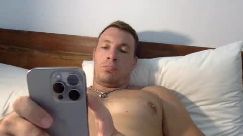 Snapshot of capt_oliver chatting on October 9, 4:17 am follow my twitter  online show from October 9, 4:17 am