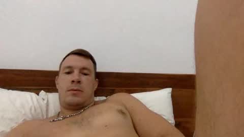 Snapshot of capt_oliver chatting on October 7, 6:50 am follow my twitter  online show from October 7, 6:50 am