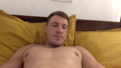Snapshot of capt_oliver chatting on December 6, 7:01 pm follow my twitter  online show from December 6, 7:01 pm