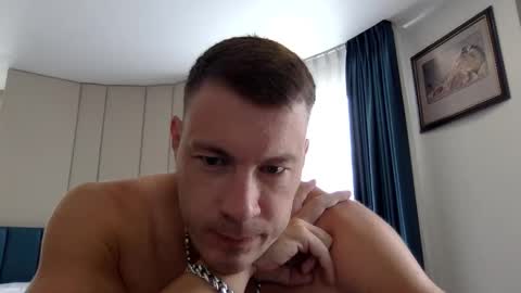Snapshot of capt_oliver chatting on September 10, 5:28 am follow my twitter  online show from September 10, 5:28 am
