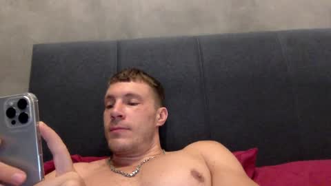 Snapshot of capt_oliver chatting on December 24, 5:44 pm follow my twitter  online show from December 24, 5:44 pm