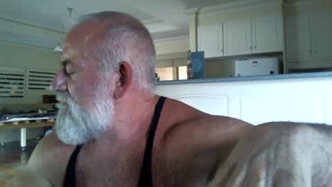 C A Rey online show from November 23, 3:39 am