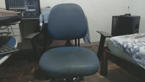 carlos online show from February 15, 9:23 pm