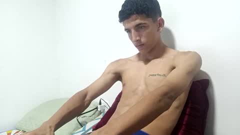 carlos682090 online show from October 25, 3:30 am