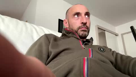 Snapshot of cedric223 chatting on September 18, 12:40 pm cedric223 online show from September 18, 12:40 pm