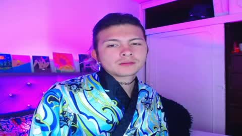 I am Valentinn online show from April 19, 5:45 pm