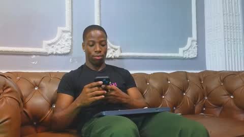 charlesbrown_ online show from December 17, 12:12 pm