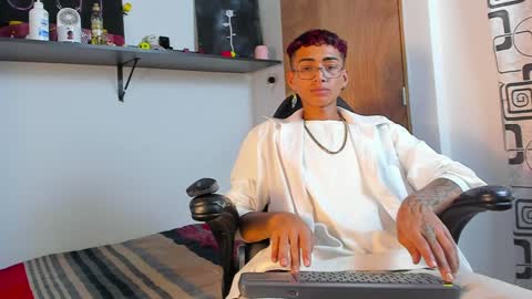 Charles Russo online show from December 14, 1:50 am