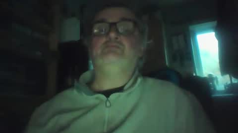 lee online show from March 18, 6:11 pm