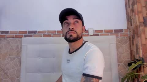 chris_kizz online show from December 2, 12:05 pm