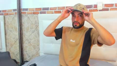 chris_kizz online show from December 6, 11:33 am