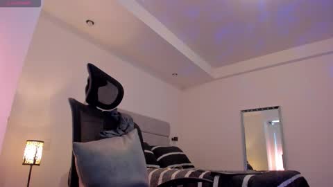 chrismorgan24 online show from March 7, 5:11 pm