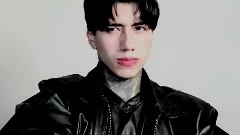 CHRIS  INDEPENT MODEL online show from November 7, 1:09 am